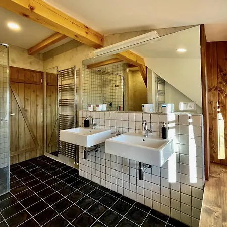 Dead Fox Na Samote Дом отдыха